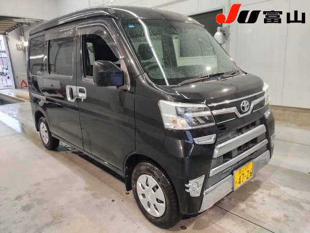 TOYOTA PIXIS VAN