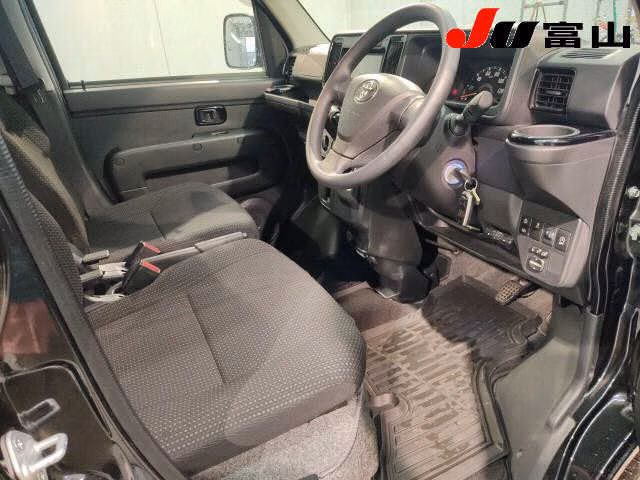 TOYOTA PIXIS VAN