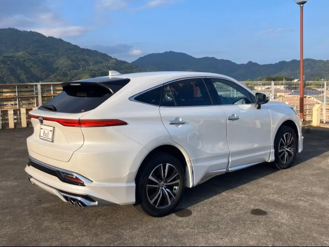 TOYOTA HARRIER