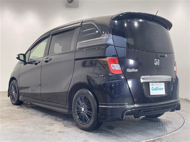 HONDA FREED SPIKE