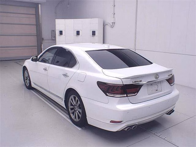 Lexus LS460