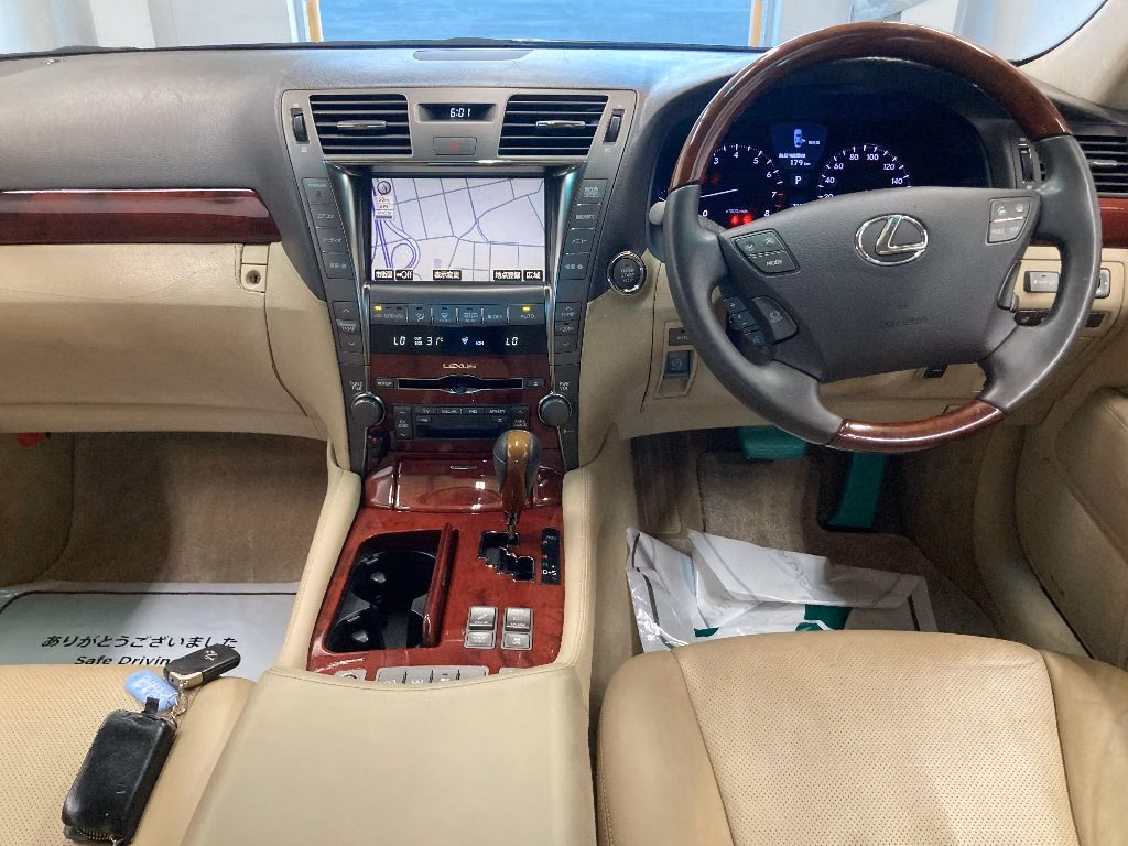 LEXUS LS460