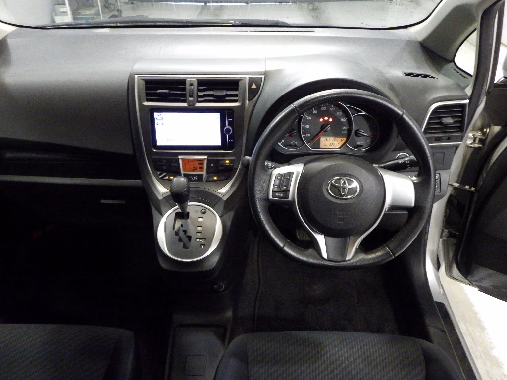 TOYOTA RACTIS