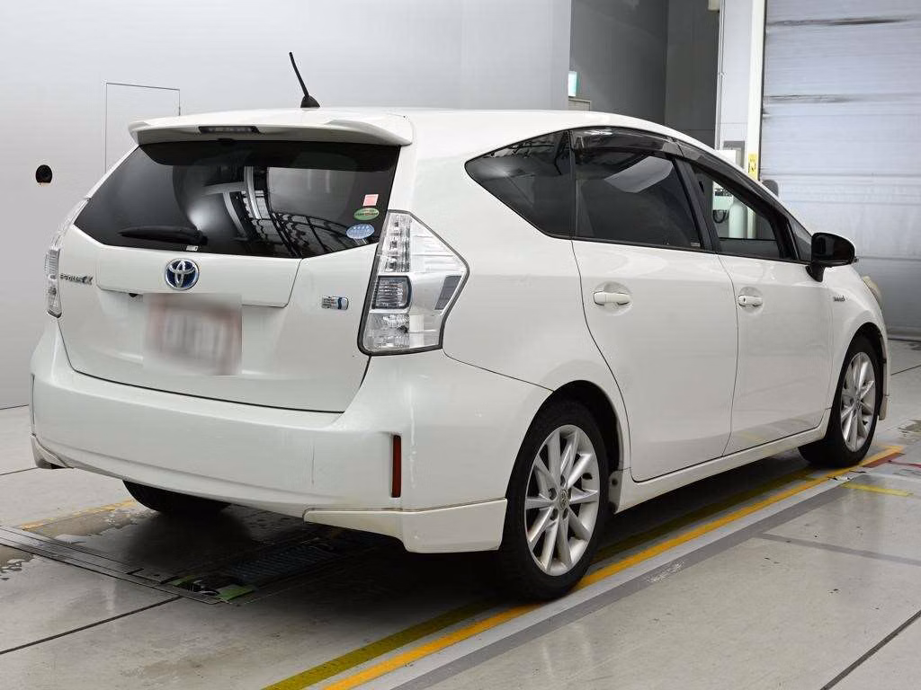 TOYOTA PRIUS ALPHA
