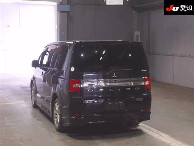 MITSUBISHI DELICA D:5