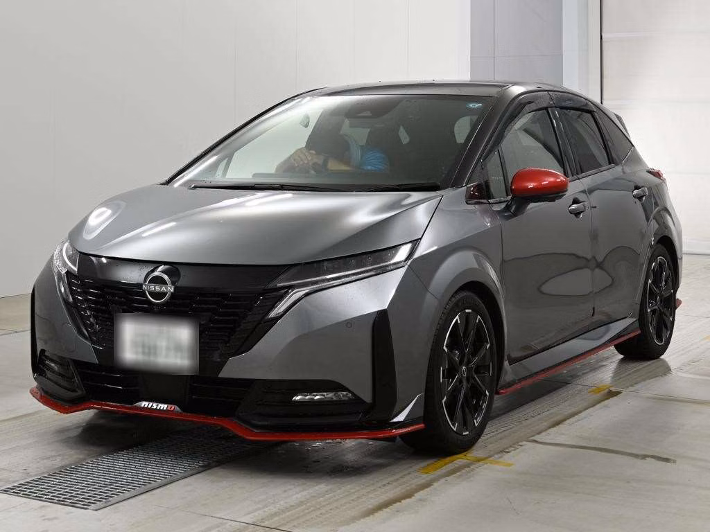 Nissan Aura