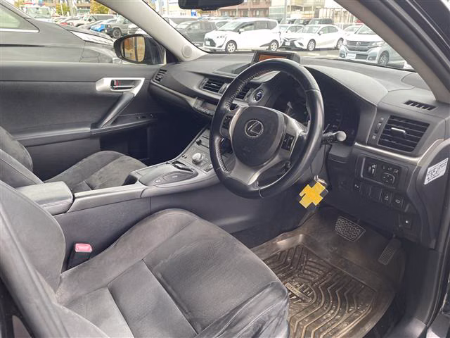 LEXUS CT200H
