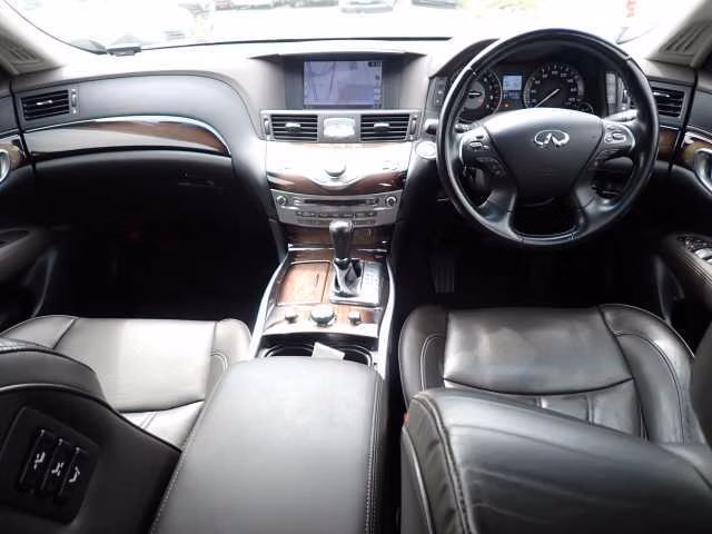 NISSAN FUGA