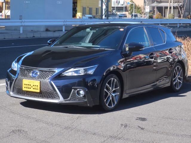 Lexus CT200h