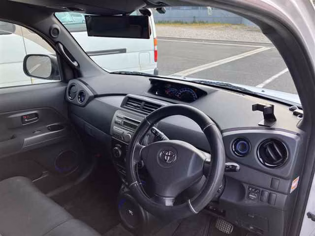 TOYOTA BB