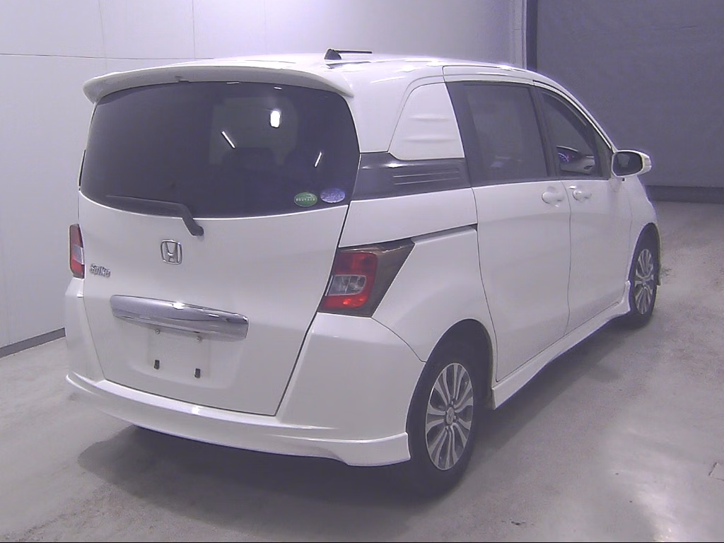 HONDA FREED SPIKE