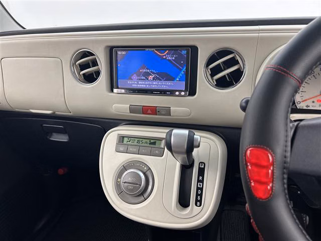 Daihatsu Mira Cocoa