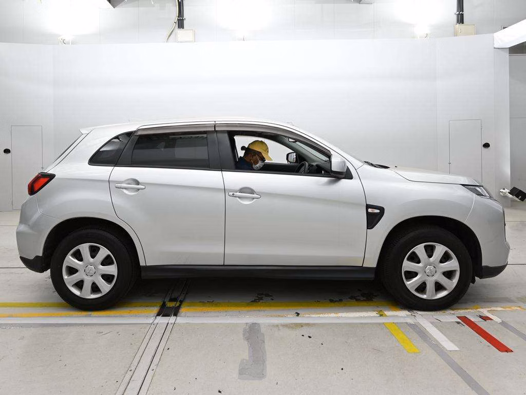 MITSUBISHI RVR
