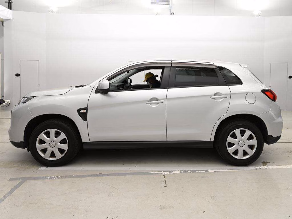 MITSUBISHI RVR