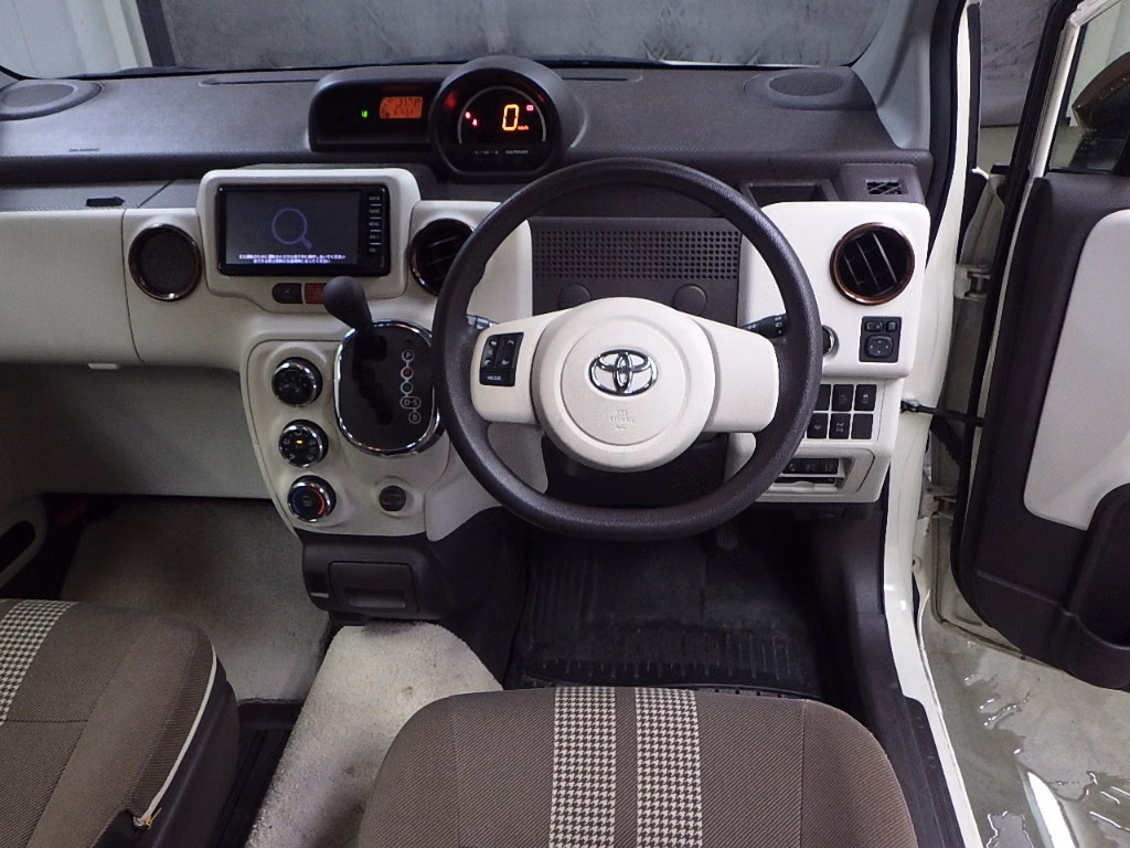 TOYOTA PORTE