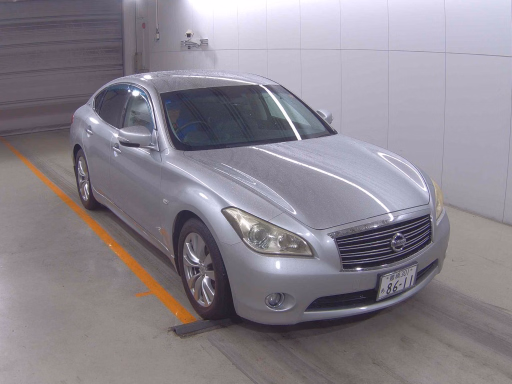 NISSAN FUGA