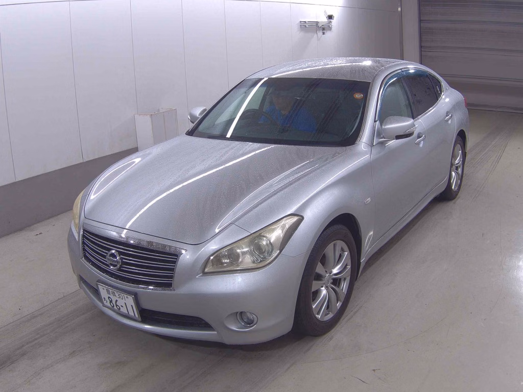 NISSAN FUGA