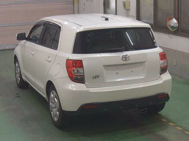 TOYOTA IST