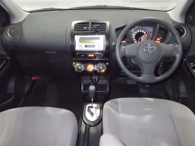 TOYOTA IST