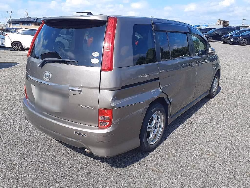 TOYOTA ISIS