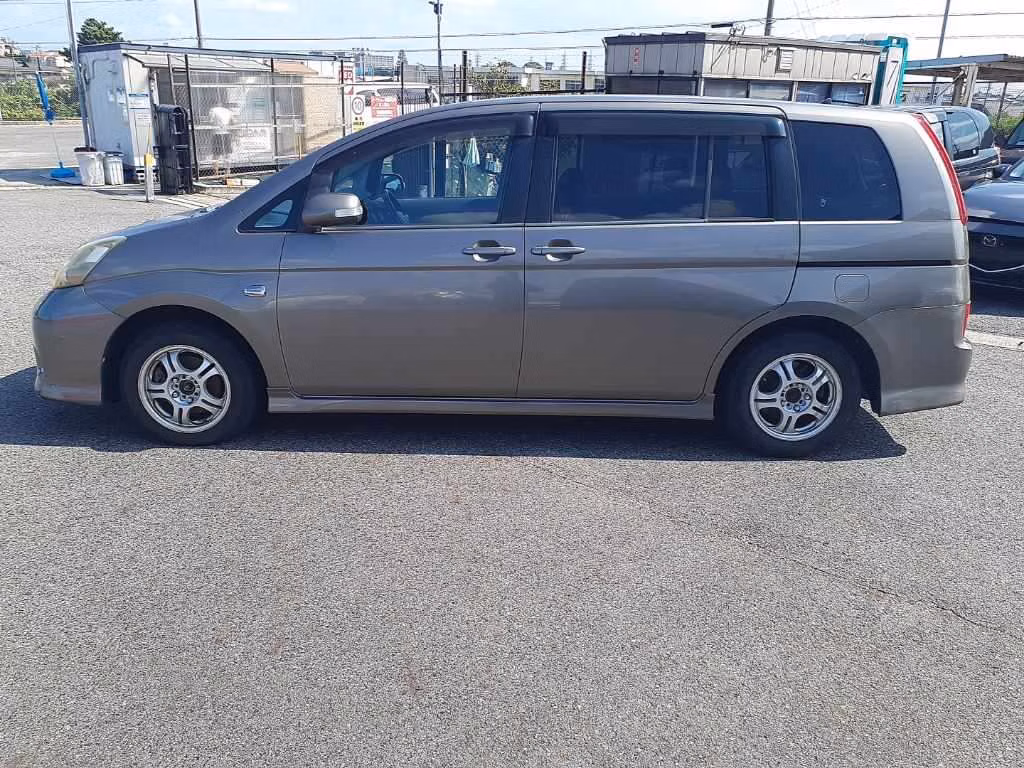 TOYOTA ISIS