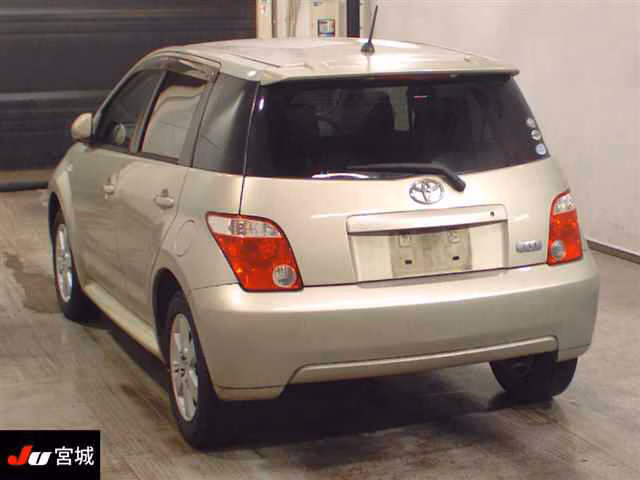 TOYOTA IST