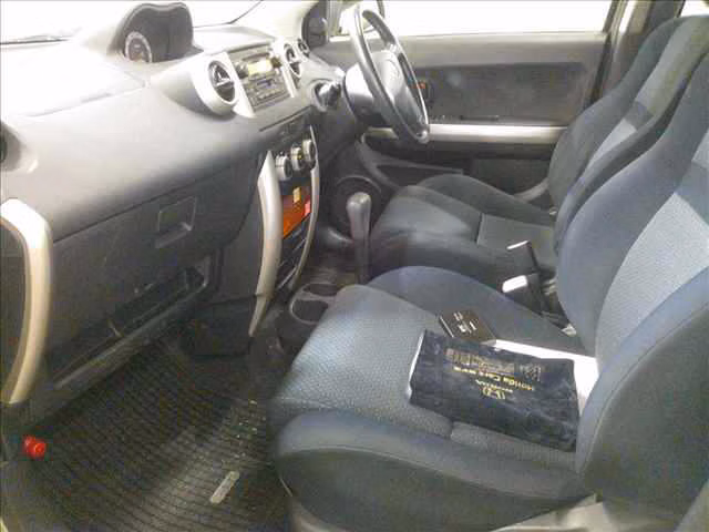 TOYOTA IST