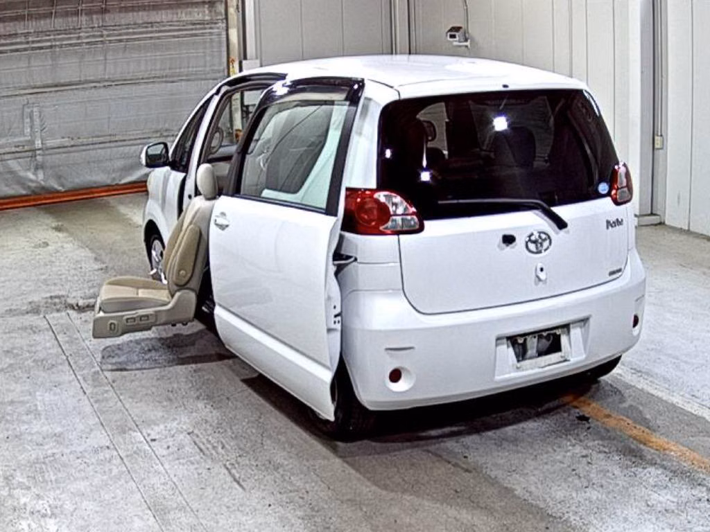TOYOTA PORTE