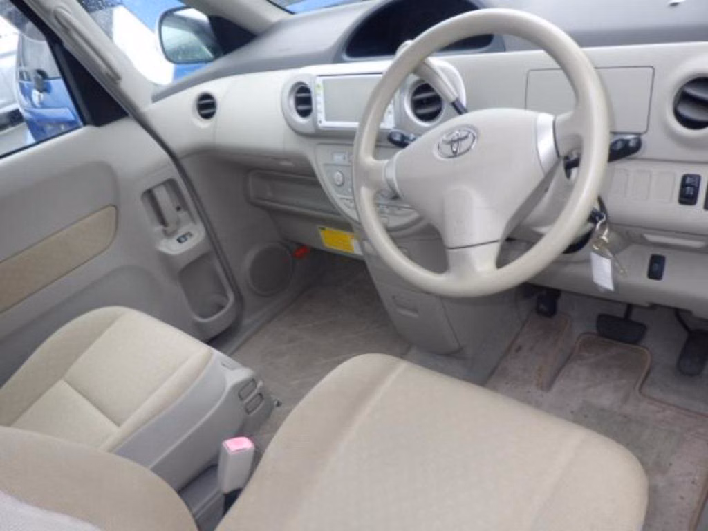TOYOTA PORTE
