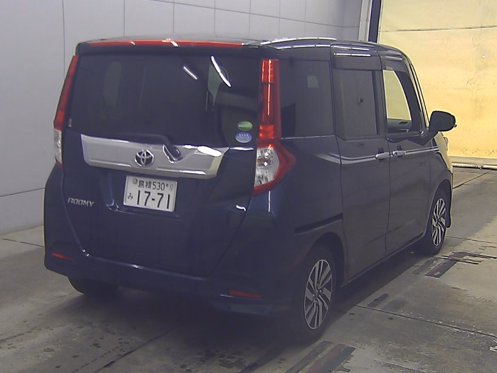 TOYOTA ROOMY