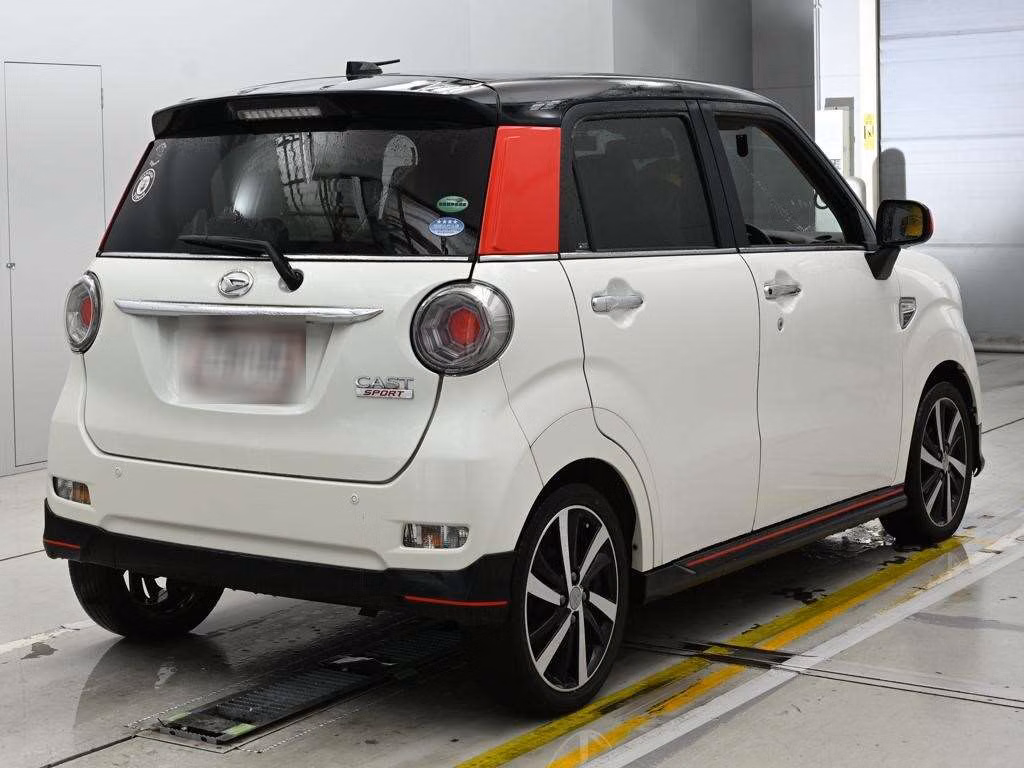 DAIHATSU CAST