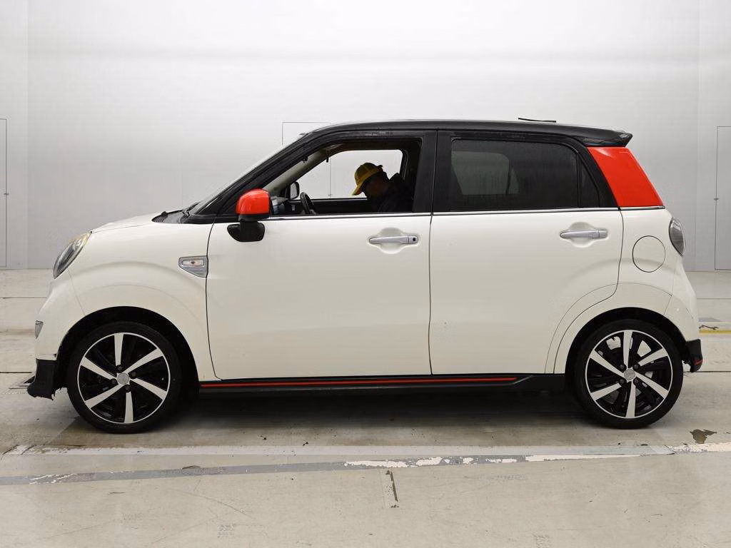 DAIHATSU CAST