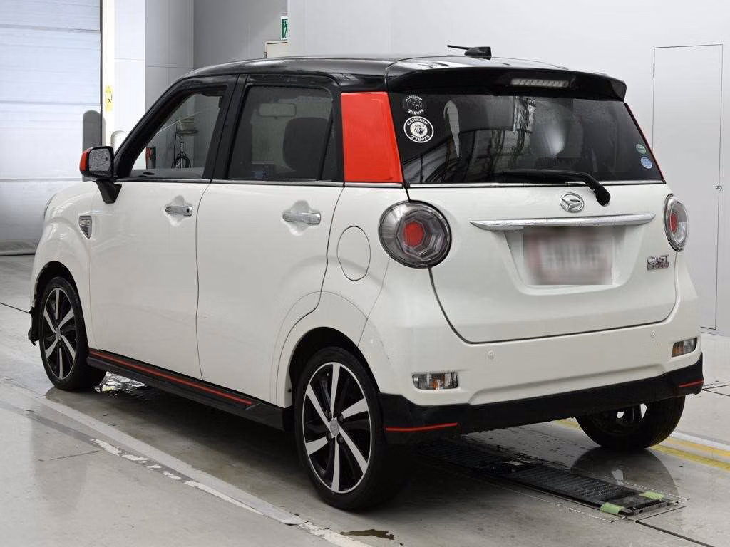 DAIHATSU CAST