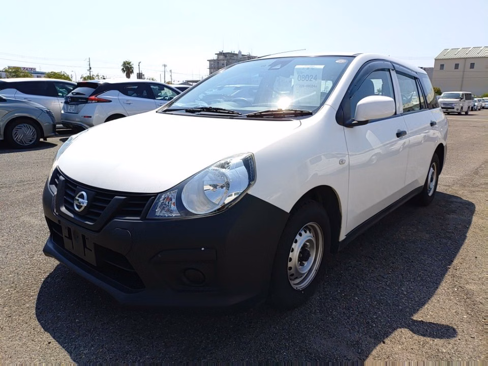 Nissan AD