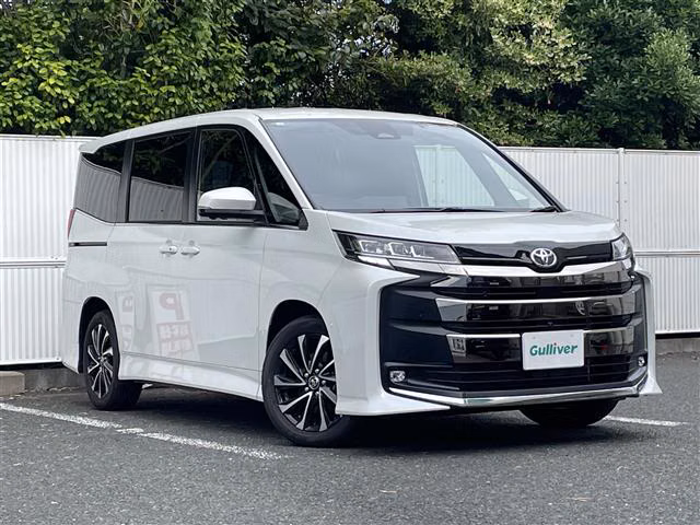 TOYOTA NOAH