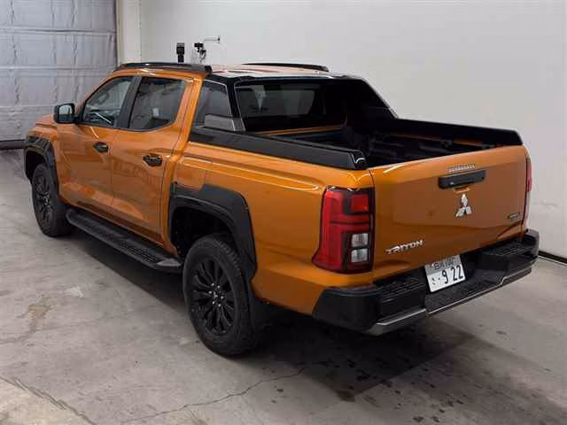 MITSUBISHI TRITON