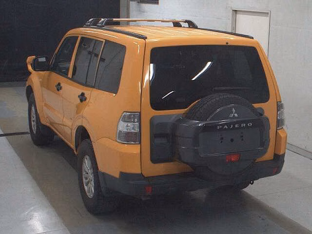 MITSUBISHI PAJERO