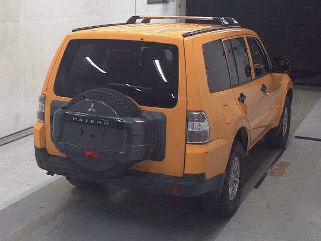 MITSUBISHI PAJERO