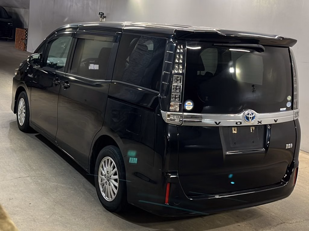 TOYOTA VOXY