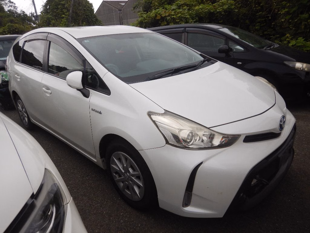 TOYOTA PRIUS ALPHA