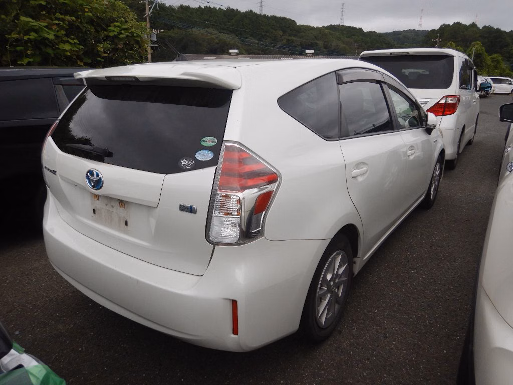 TOYOTA PRIUS ALPHA