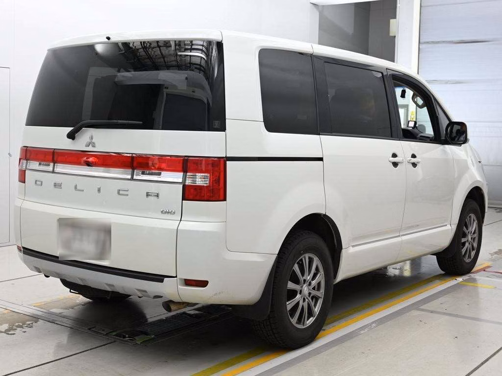 MITSUBISHI DELICA D:5