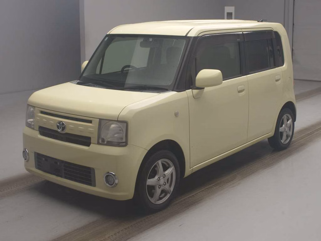 Toyota Pixis Space