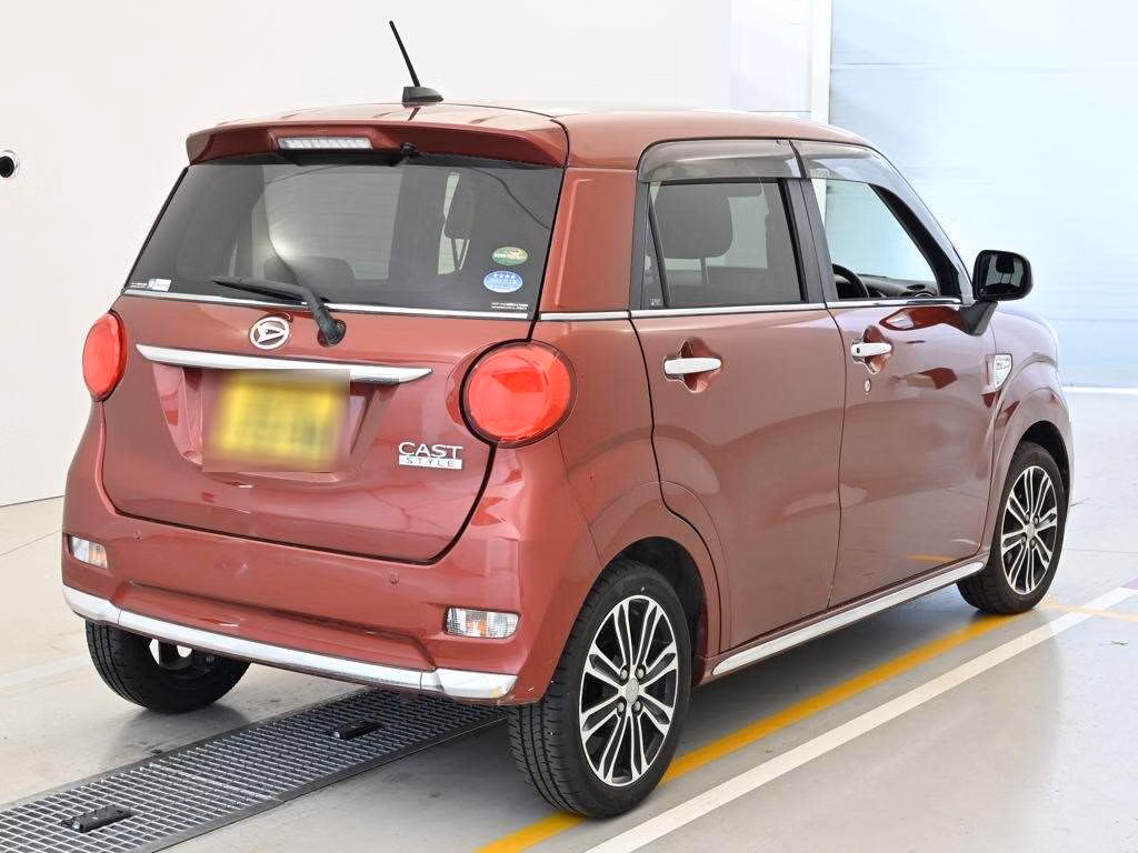 DAIHATSU CAST