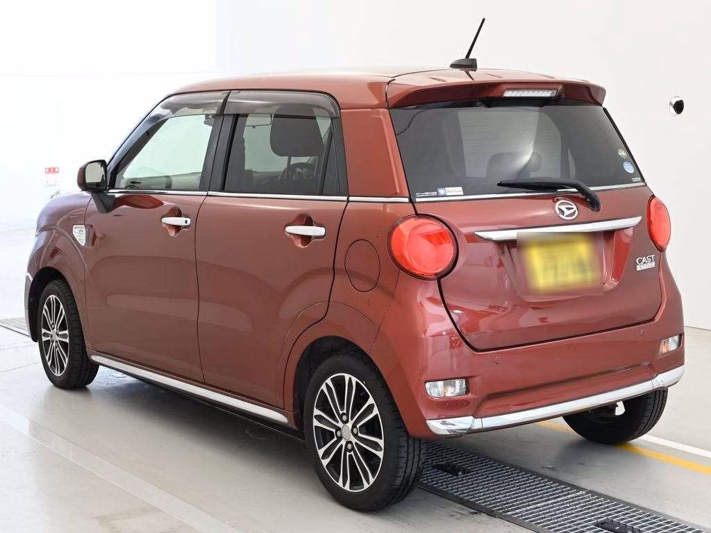 DAIHATSU CAST