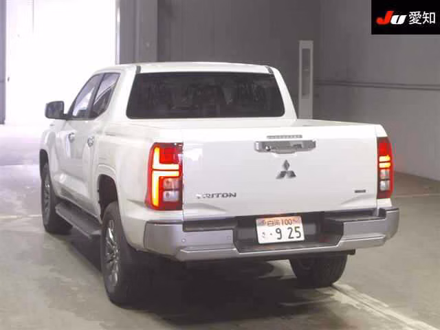 MITSUBISHI TRITON