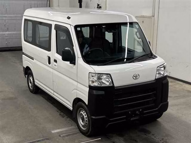 TOYOTA PIXIS VAN