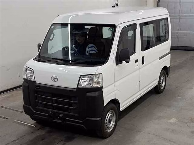 TOYOTA PIXIS VAN