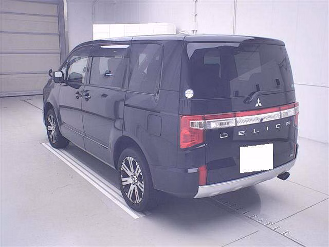 Mitsubishi Delica D:5