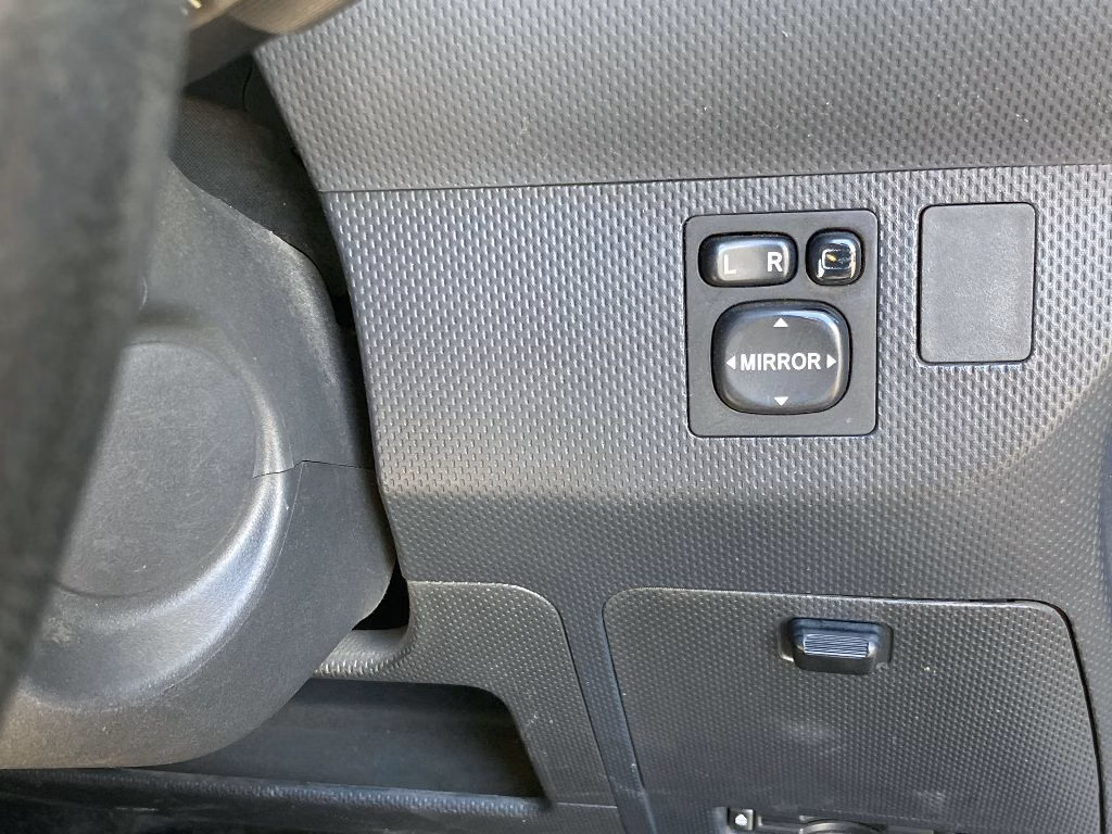 TOYOTA IST